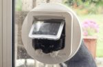Dvířka SureFlap s mikročipem pro kočky - Obrázek 4