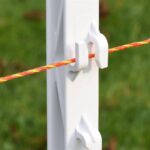 Sloupek plastový pro elektrický ohradník, délka 105 cm, 8 oček, bílý - Obrázek 3
